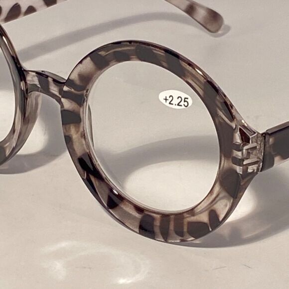 1063 Fern Oversized 2.25 Reading Glasses Readers Round Grey Black Tortoise NWT - Picture 8 of 9